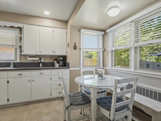 612 Oak Knolls, ROCKFORD, Illinois 61107, 2 Bedrooms Bedrooms, ,2 BathroomsBathrooms,House,For Sale,Oak Knolls,202603839