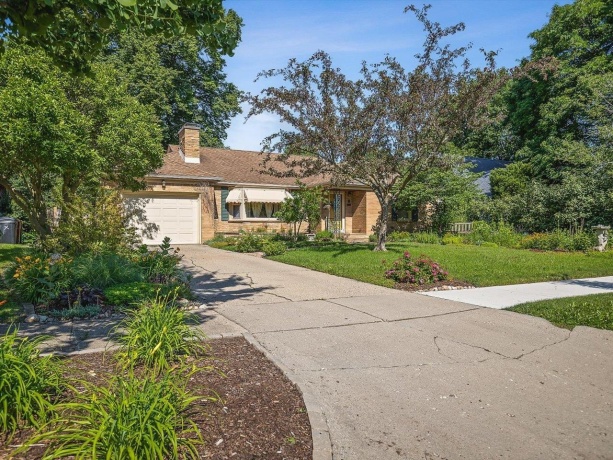 612 Oak Knolls, ROCKFORD, Illinois 61107, 2 Bedrooms Bedrooms, ,2 BathroomsBathrooms,House,For Sale,Oak Knolls,202603839