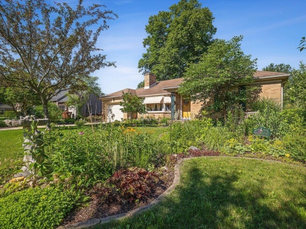 612 Oak Knolls, ROCKFORD, Illinois 61107, 2 Bedrooms Bedrooms, ,2 BathroomsBathrooms,House,For Sale,Oak Knolls,202603839