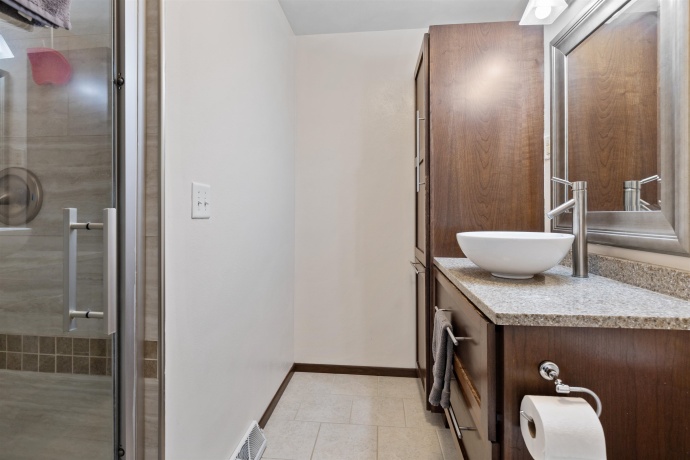 1951 Valencia, ROCKFORD, Illinois 61108, 3 Bedrooms Bedrooms, ,2 BathroomsBathrooms,House,For Sale,Valencia,202603841