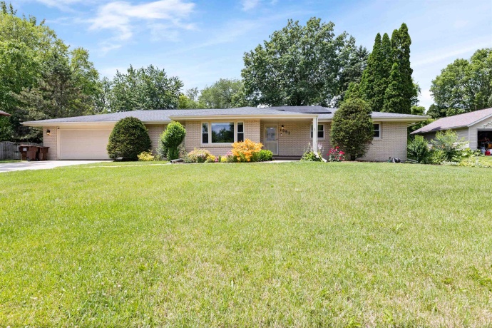 1951 Valencia, ROCKFORD, Illinois 61108, 3 Bedrooms Bedrooms, ,2 BathroomsBathrooms,House,For Sale,Valencia,202603841