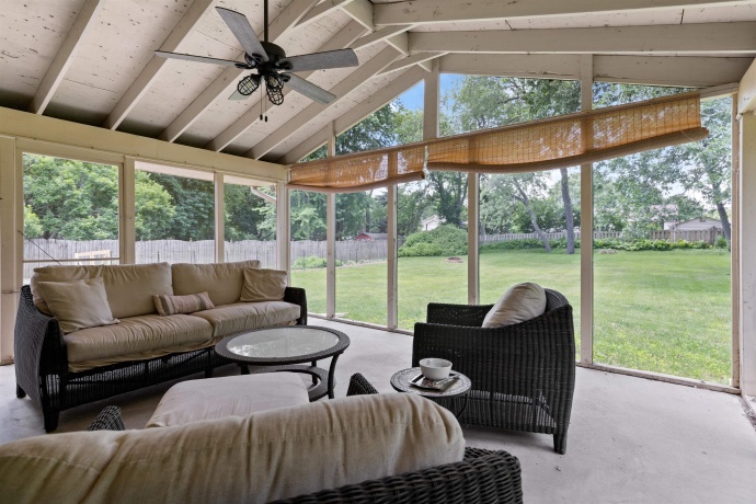 1951 Valencia, ROCKFORD, Illinois 61108, 3 Bedrooms Bedrooms, ,2 BathroomsBathrooms,House,For Sale,Valencia,202603841