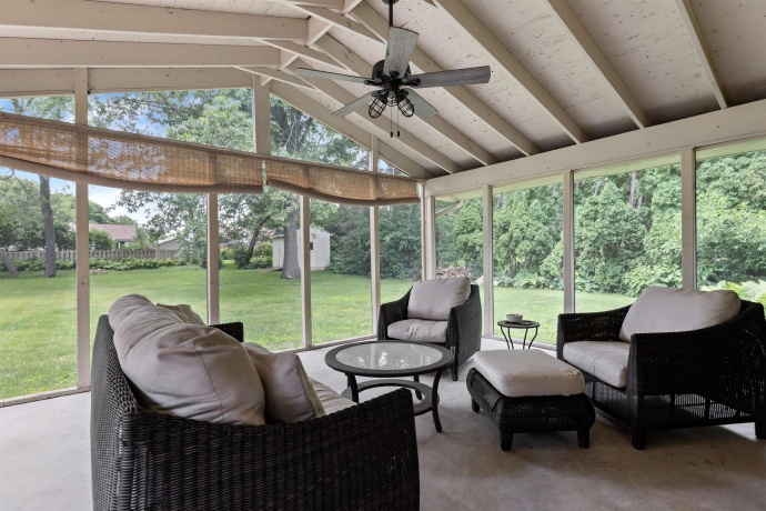 1951 Valencia, ROCKFORD, Illinois 61108, 3 Bedrooms Bedrooms, ,2 BathroomsBathrooms,House,For Sale,Valencia,202603841