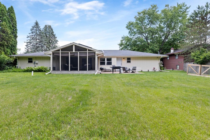 1951 Valencia, ROCKFORD, Illinois 61108, 3 Bedrooms Bedrooms, ,2 BathroomsBathrooms,House,For Sale,Valencia,202603841