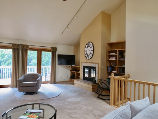 11 Peninsula Drive, GALENA, Illinois 61036, 4 Bedrooms Bedrooms, ,2 BathroomsBathrooms,House,For Sale,Peninsula Drive,202603846