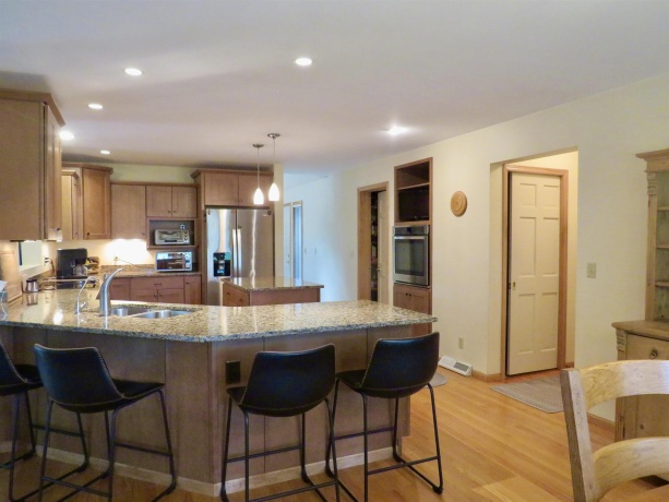 11 Peninsula Drive, GALENA, Illinois 61036, 4 Bedrooms Bedrooms, ,2 BathroomsBathrooms,House,For Sale,Peninsula Drive,202603846