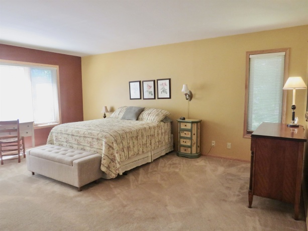 11 Peninsula Drive, GALENA, Illinois 61036, 4 Bedrooms Bedrooms, ,2 BathroomsBathrooms,House,For Sale,Peninsula Drive,202603846