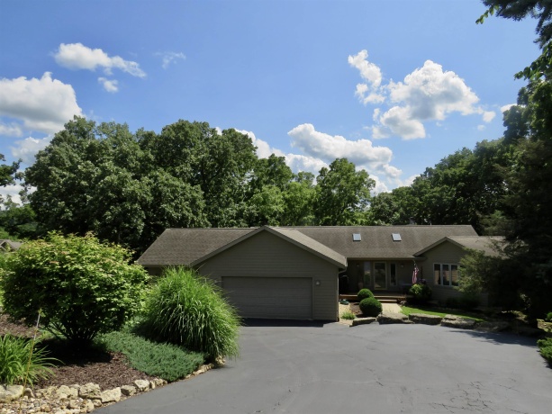 11 Peninsula Drive, GALENA, Illinois 61036, 4 Bedrooms Bedrooms, ,2 BathroomsBathrooms,House,For Sale,Peninsula Drive,202603846