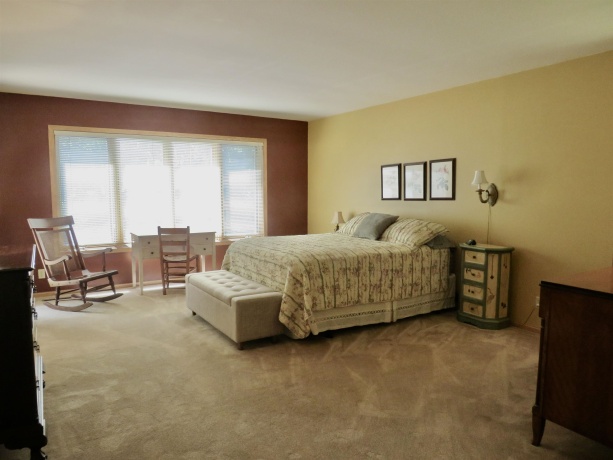 11 Peninsula Drive, GALENA, Illinois 61036, 4 Bedrooms Bedrooms, ,2 BathroomsBathrooms,House,For Sale,Peninsula Drive,202603846