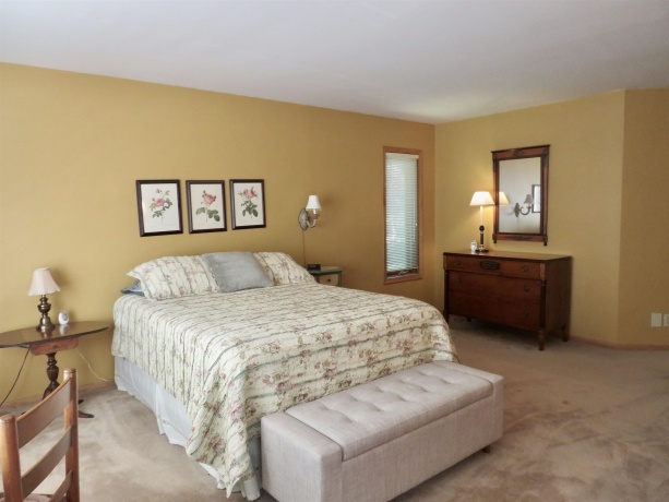 11 Peninsula Drive, GALENA, Illinois 61036, 4 Bedrooms Bedrooms, ,2 BathroomsBathrooms,House,For Sale,Peninsula Drive,202603846