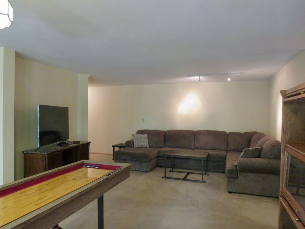 11 Peninsula Drive, GALENA, Illinois 61036, 4 Bedrooms Bedrooms, ,2 BathroomsBathrooms,House,For Sale,Peninsula Drive,202603846
