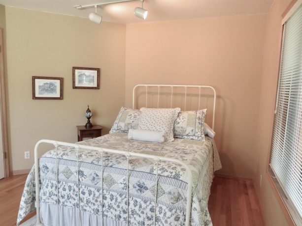 11 Peninsula Drive, GALENA, Illinois 61036, 4 Bedrooms Bedrooms, ,2 BathroomsBathrooms,House,For Sale,Peninsula Drive,202603846