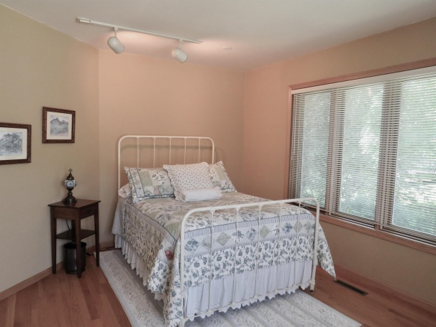 11 Peninsula Drive, GALENA, Illinois 61036, 4 Bedrooms Bedrooms, ,2 BathroomsBathrooms,House,For Sale,Peninsula Drive,202603846