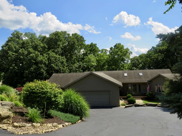 11 Peninsula Drive, GALENA, Illinois 61036, 4 Bedrooms Bedrooms, ,2 BathroomsBathrooms,House,For Sale,Peninsula Drive,202603846