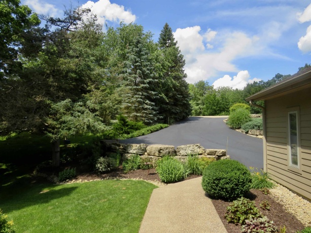 11 Peninsula Drive, GALENA, Illinois 61036, 4 Bedrooms Bedrooms, ,2 BathroomsBathrooms,House,For Sale,Peninsula Drive,202603846
