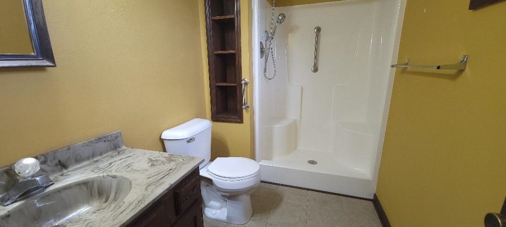 2315 Mallard Dr, FREEPORT, Illinois 61032, 3 Bedrooms Bedrooms, ,3 BathroomsBathrooms,House,For Sale,Mallard Dr,202603851