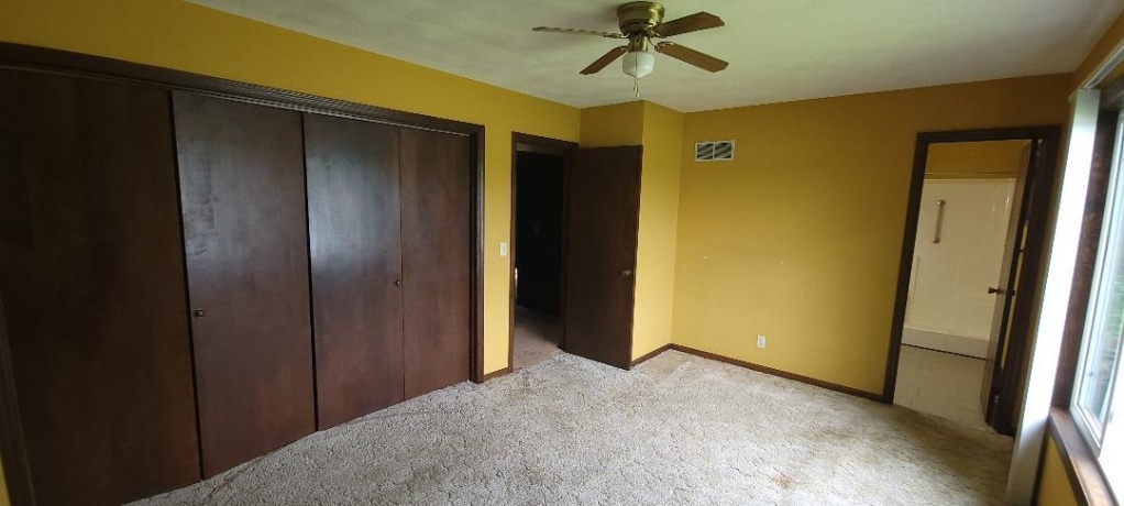 2315 Mallard Dr, FREEPORT, Illinois 61032, 3 Bedrooms Bedrooms, ,3 BathroomsBathrooms,House,For Sale,Mallard Dr,202603851