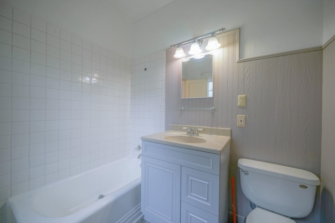 1535 Benton, ROCKFORD, Illinois 61107, 2 Bedrooms Bedrooms, ,1 BathroomBathrooms,House,For Sale,Benton,202603854