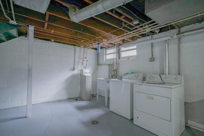 1535 Benton, ROCKFORD, Illinois 61107, 2 Bedrooms Bedrooms, ,1 BathroomBathrooms,House,For Sale,Benton,202603854