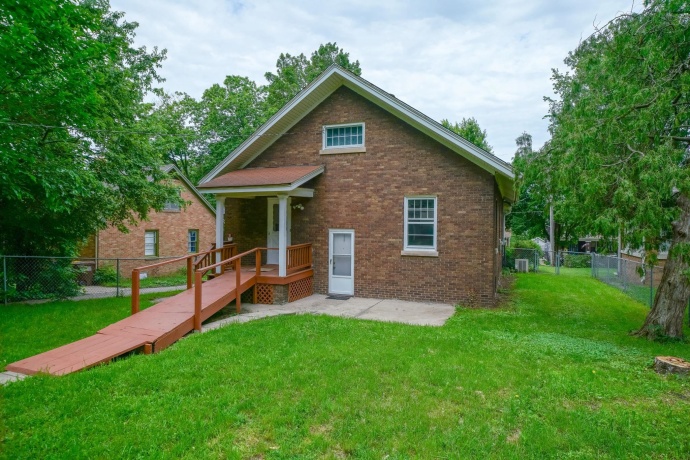 1535 Benton, ROCKFORD, Illinois 61107, 2 Bedrooms Bedrooms, ,1 BathroomBathrooms,House,For Sale,Benton,202603854