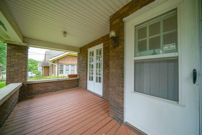 1535 Benton, ROCKFORD, Illinois 61107, 2 Bedrooms Bedrooms, ,1 BathroomBathrooms,House,For Sale,Benton,202603854