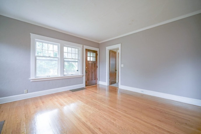 1535 Benton, ROCKFORD, Illinois 61107, 2 Bedrooms Bedrooms, ,1 BathroomBathrooms,House,For Sale,Benton,202603854