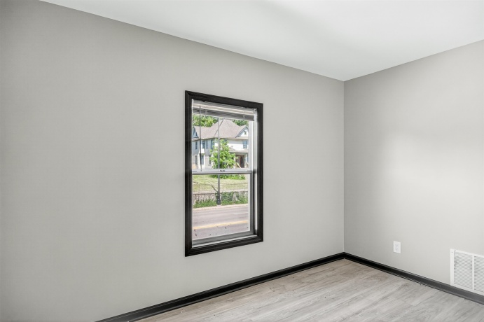 1231-1233 N Main, ROCKFORD, Illinois 61103, ,2 Units,For Sale,N Main,202603855
