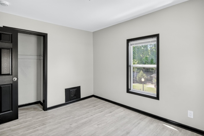 1231-1233 N Main, ROCKFORD, Illinois 61103, ,2 Units,For Sale,N Main,202603855