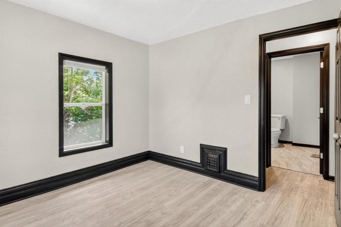 1231-1233 N Main, ROCKFORD, Illinois 61103, ,2 Units,For Sale,N Main,202603855