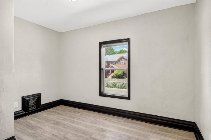 1231-1233 N Main, ROCKFORD, Illinois 61103, ,2 Units,For Sale,N Main,202603855