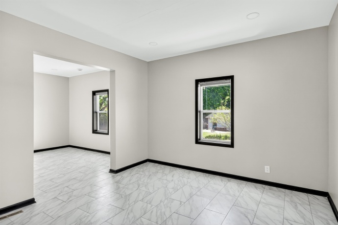 1231-1233 N Main, ROCKFORD, Illinois 61103, ,2 Units,For Sale,N Main,202603855
