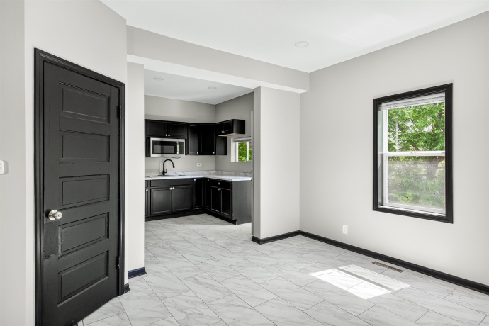 1231-1233 N Main, ROCKFORD, Illinois 61103, ,2 Units,For Sale,N Main,202603855