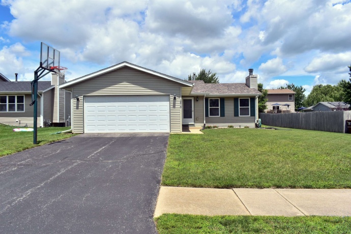 2610 Bluffside, ROCKFORD, Illinois 61109, 2 Bedrooms Bedrooms, ,1 BathroomBathrooms,House,For Sale,Bluffside,202603853