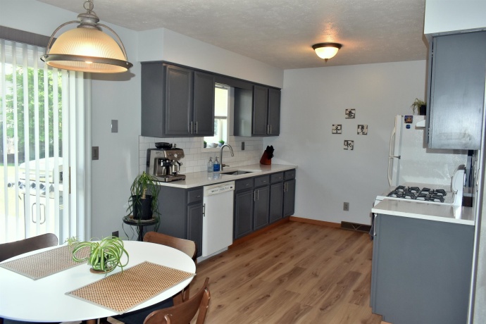 2610 Bluffside, ROCKFORD, Illinois 61109, 2 Bedrooms Bedrooms, ,1 BathroomBathrooms,House,For Sale,Bluffside,202603853