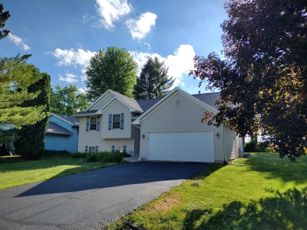152 Columbia, POPLAR GROVE, Illinois 61065, 4 Bedrooms Bedrooms, ,3 BathroomsBathrooms,House,For Sale,Columbia,202603469