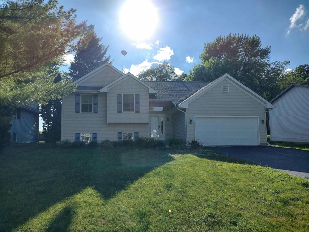 152 Columbia, POPLAR GROVE, Illinois 61065, 4 Bedrooms Bedrooms, ,3 BathroomsBathrooms,House,For Sale,Columbia,202603469
