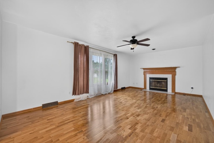 8448 Centaur, MACHESNEY PARK, Illinois 61115, 3 Bedrooms Bedrooms, ,2 BathroomsBathrooms,House,For Sale,Centaur,202603856
