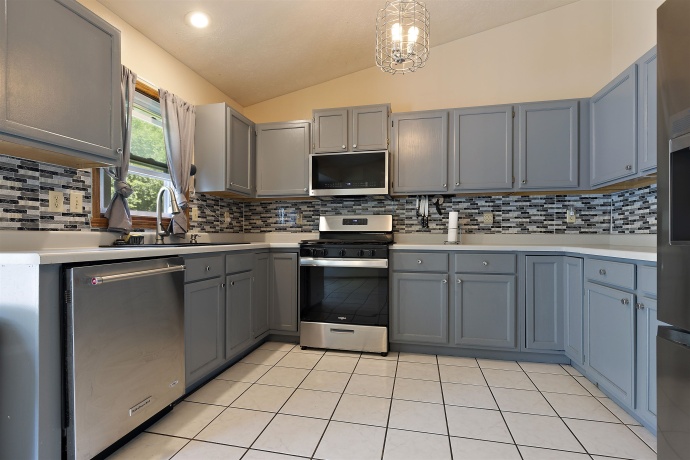 1141 Arnold, ROCKFORD, Illinois 61108, 3 Bedrooms Bedrooms, ,2 BathroomsBathrooms,House,For Sale,Arnold,202603858