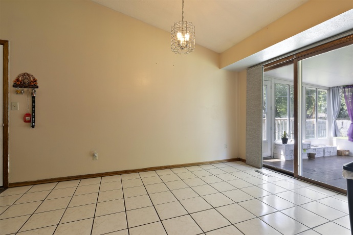 1141 Arnold, ROCKFORD, Illinois 61108, 3 Bedrooms Bedrooms, ,2 BathroomsBathrooms,House,For Sale,Arnold,202603858