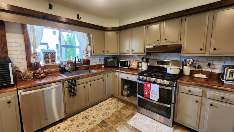 8999 Centerville, CAPRON, Illinois 61012, 3 Bedrooms Bedrooms, ,2 BathroomsBathrooms,House,For Sale,Centerville,202603715
