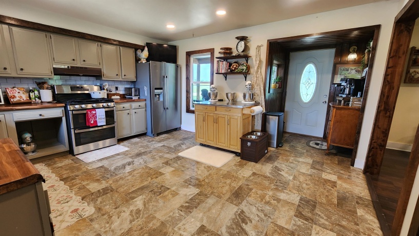 8999 Centerville, CAPRON, Illinois 61012, 3 Bedrooms Bedrooms, ,2 BathroomsBathrooms,House,For Sale,Centerville,202603715