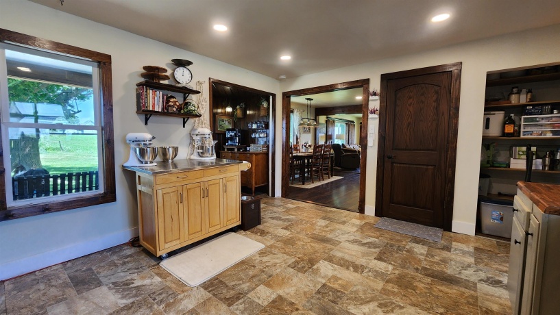 8999 Centerville, CAPRON, Illinois 61012, 3 Bedrooms Bedrooms, ,2 BathroomsBathrooms,House,For Sale,Centerville,202603715