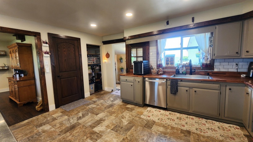 8999 Centerville, CAPRON, Illinois 61012, 3 Bedrooms Bedrooms, ,2 BathroomsBathrooms,House,For Sale,Centerville,202603715