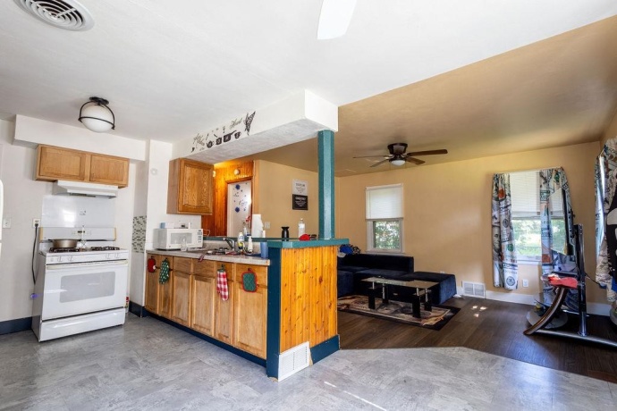 301 Vincent, ROCKFORD, Illinois 61102, 2 Bedrooms Bedrooms, ,1 BathroomBathrooms,House,For Sale,Vincent,202603861