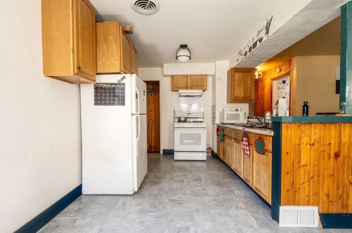 301 Vincent, ROCKFORD, Illinois 61102, 2 Bedrooms Bedrooms, ,1 BathroomBathrooms,House,For Sale,Vincent,202603861