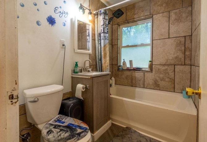 301 Vincent, ROCKFORD, Illinois 61102, 2 Bedrooms Bedrooms, ,1 BathroomBathrooms,House,For Sale,Vincent,202603861