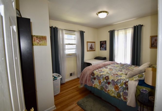 412 1st, ROCKFORD, Illinois 61104, ,2 Units,For Sale,1st,202603627