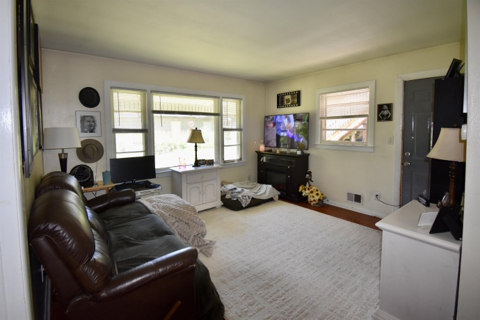 412 1st, ROCKFORD, Illinois 61104, ,2 Units,For Sale,1st,202603627