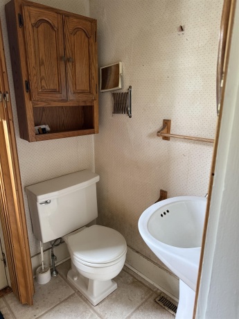 1526 Lincoln, FREEPORT, Illinois 61032, 3 Bedrooms Bedrooms, ,1 BathroomBathrooms,House,For Sale,Lincoln,202603865