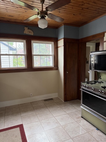 1526 Lincoln, FREEPORT, Illinois 61032, 3 Bedrooms Bedrooms, ,1 BathroomBathrooms,House,For Sale,Lincoln,202603865
